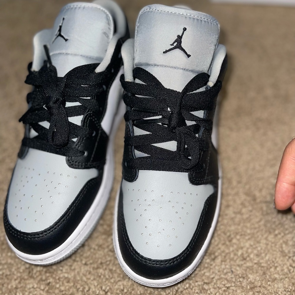 Nike low top 1s
